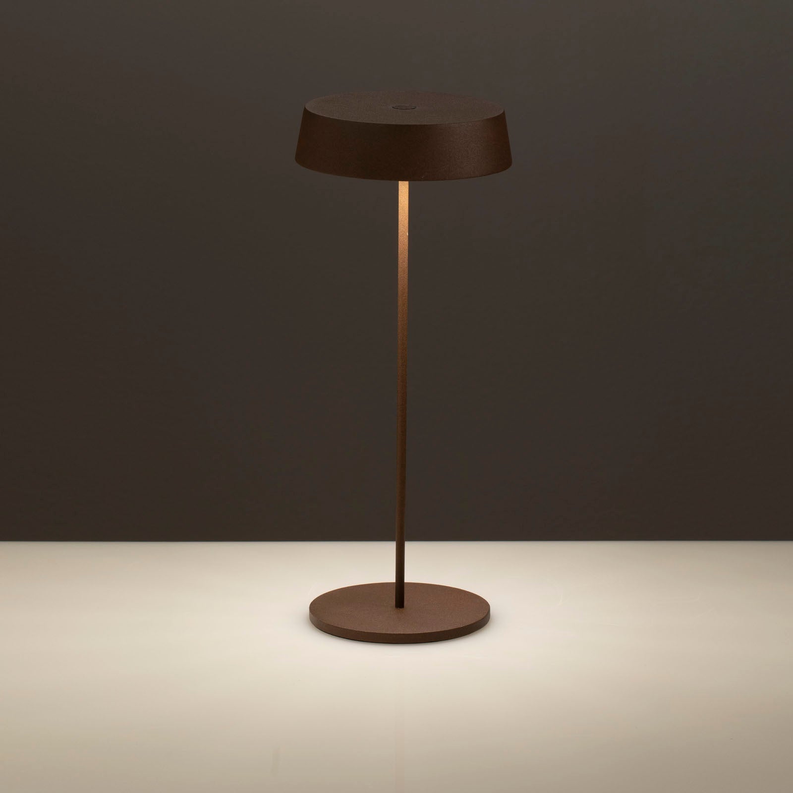 Wiederaufladbare BISTROT Corten-Tischlampe