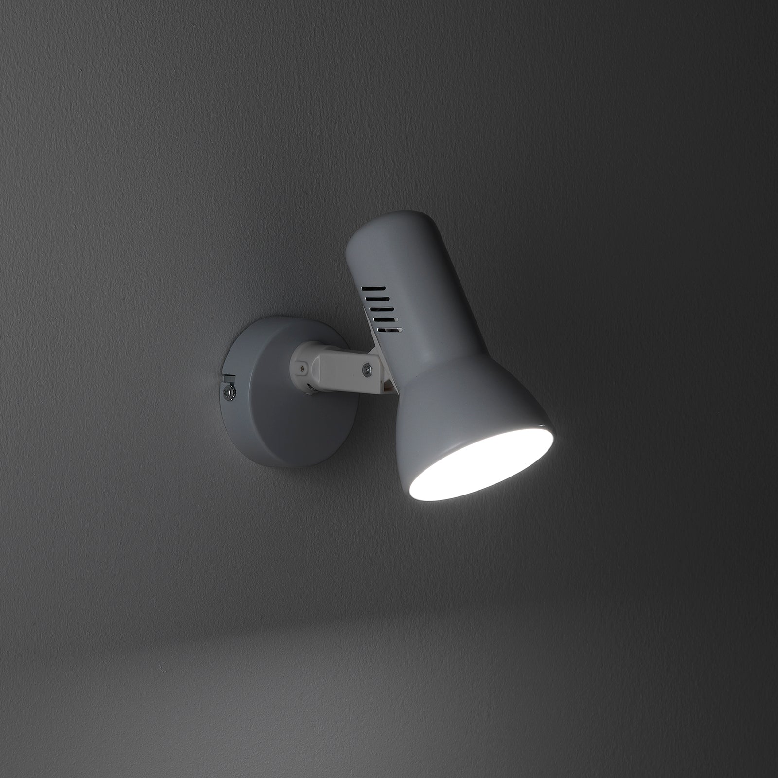 TREVI adjustable spotlight white
