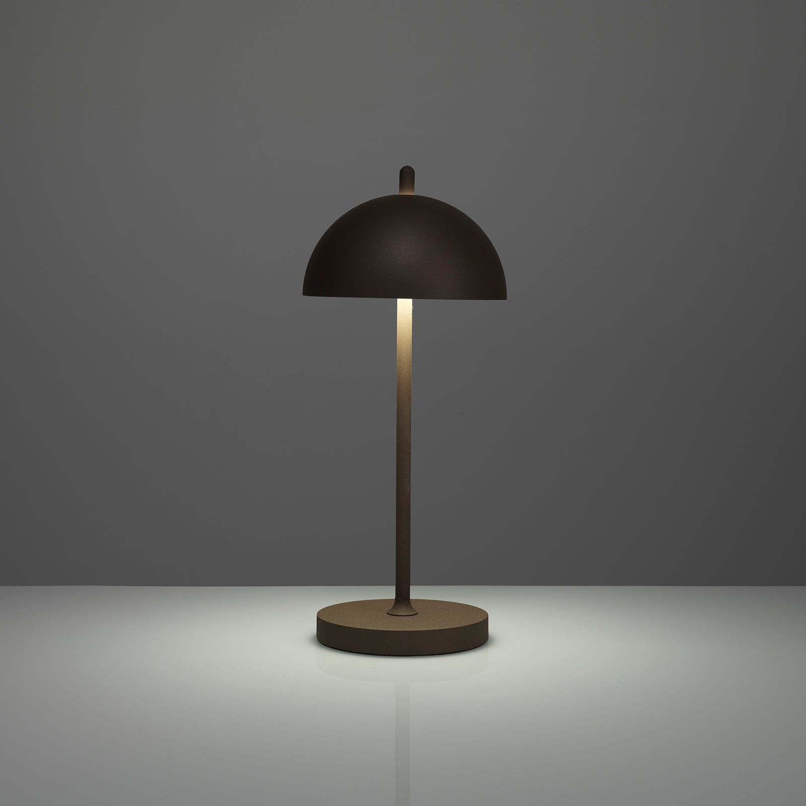 KRIO Corten wiederaufladbare Tischlampe