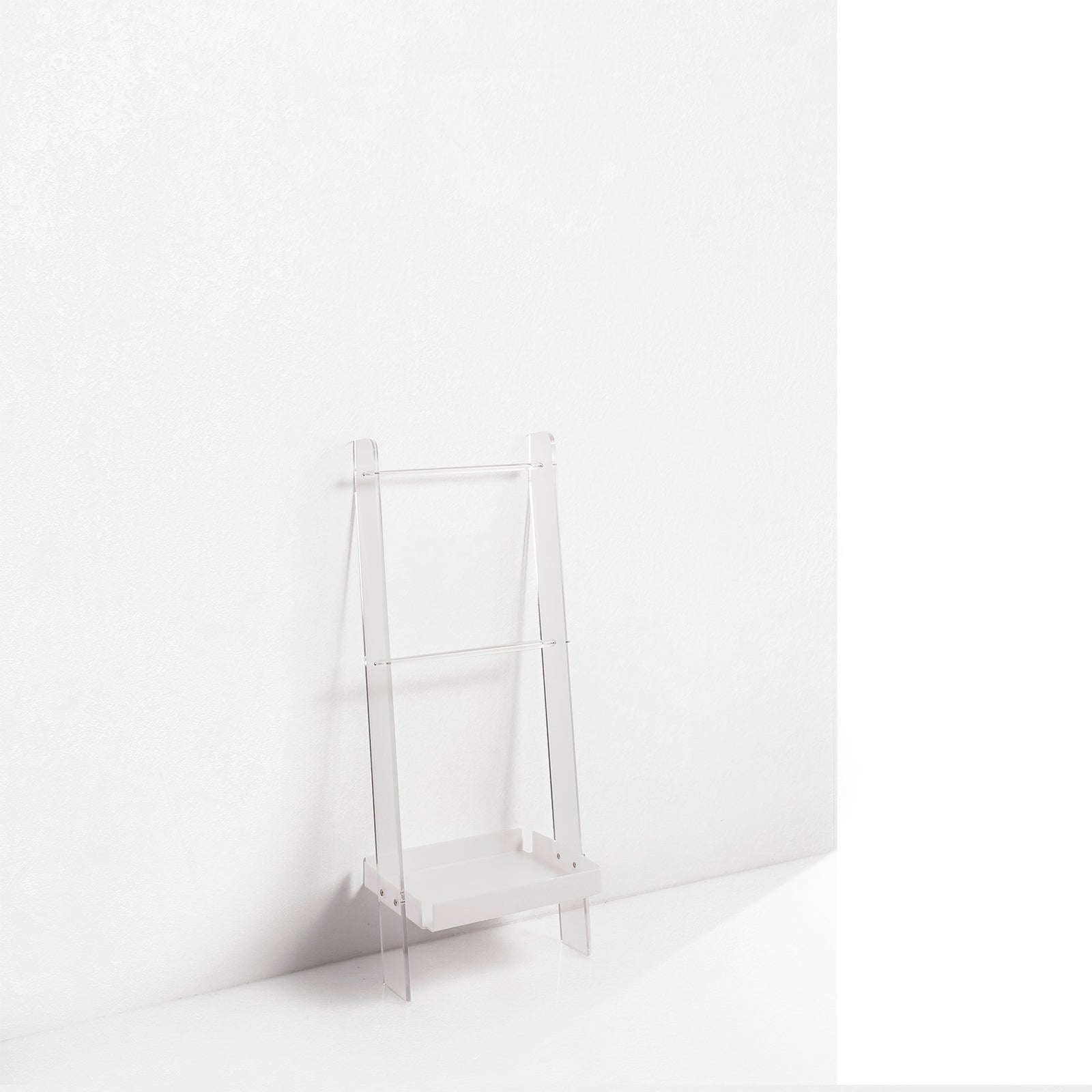 Clio Scaletta klein weiß