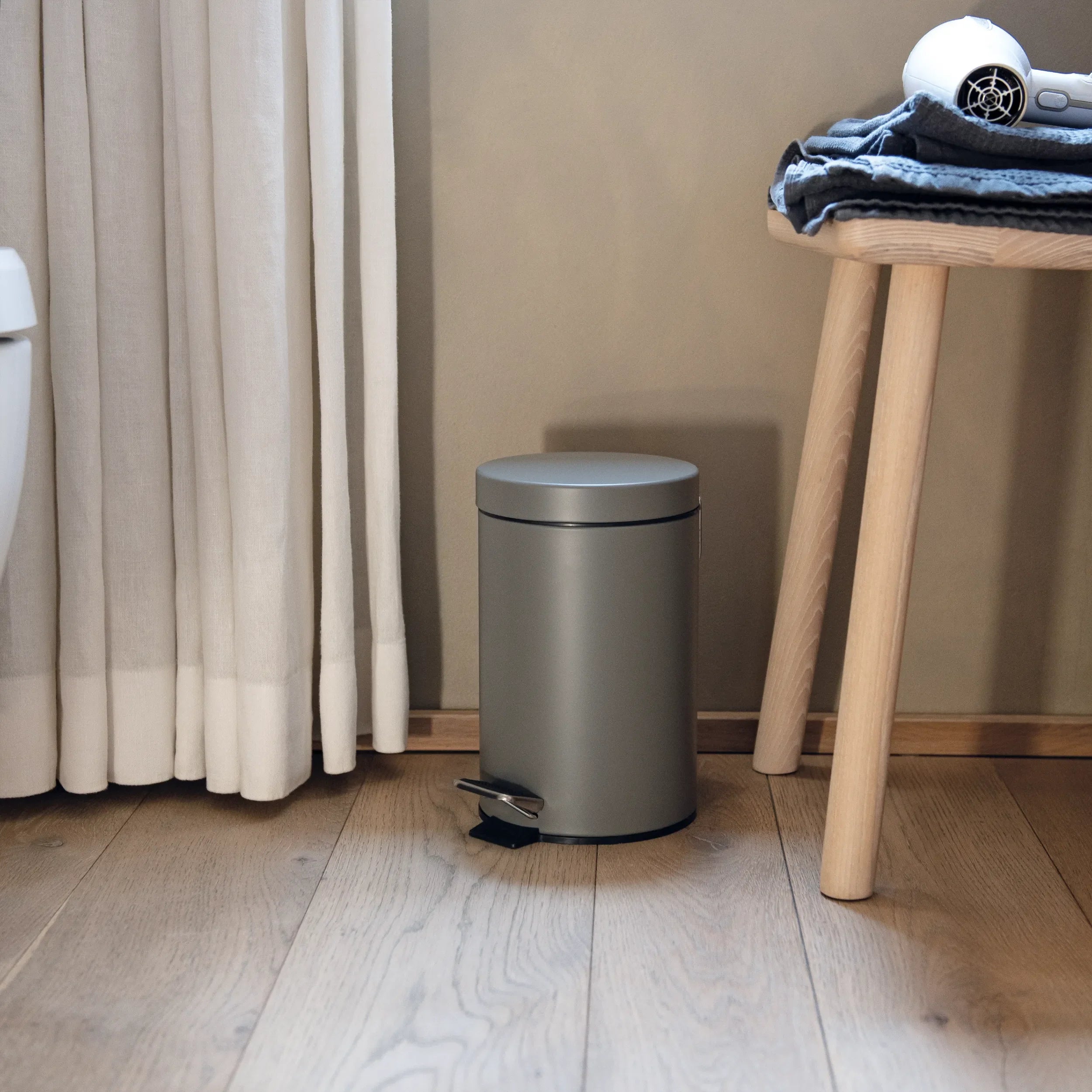 Bidoncino c/pedale 5L LELLO