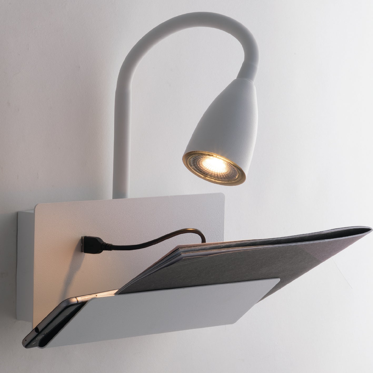 Applique con usb CROOKS bianco - 2