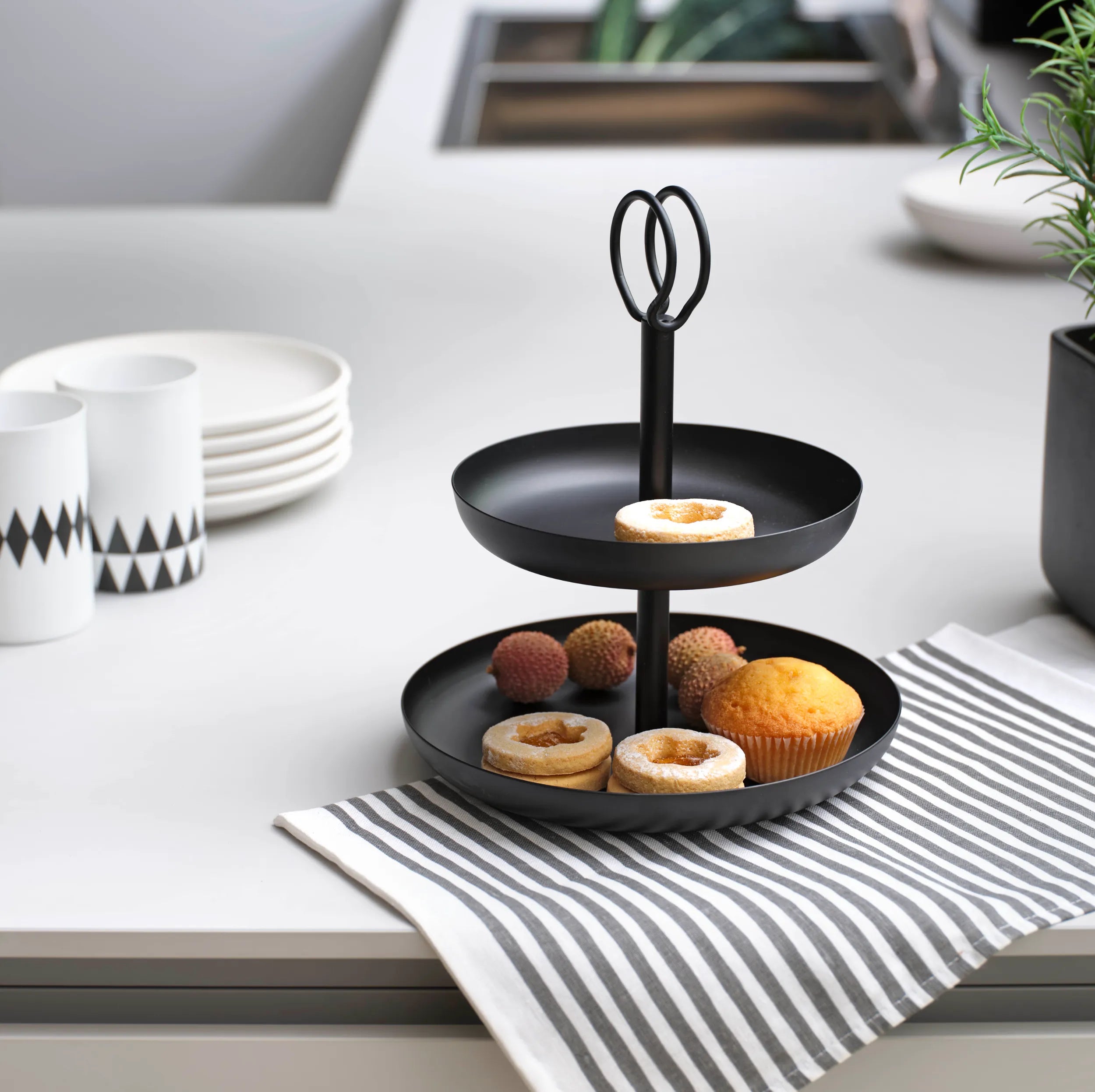 RYO black splashback