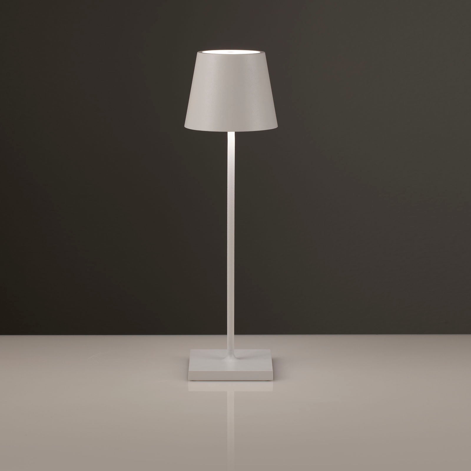 KIMA weiße wiederaufladbare Tischlampe