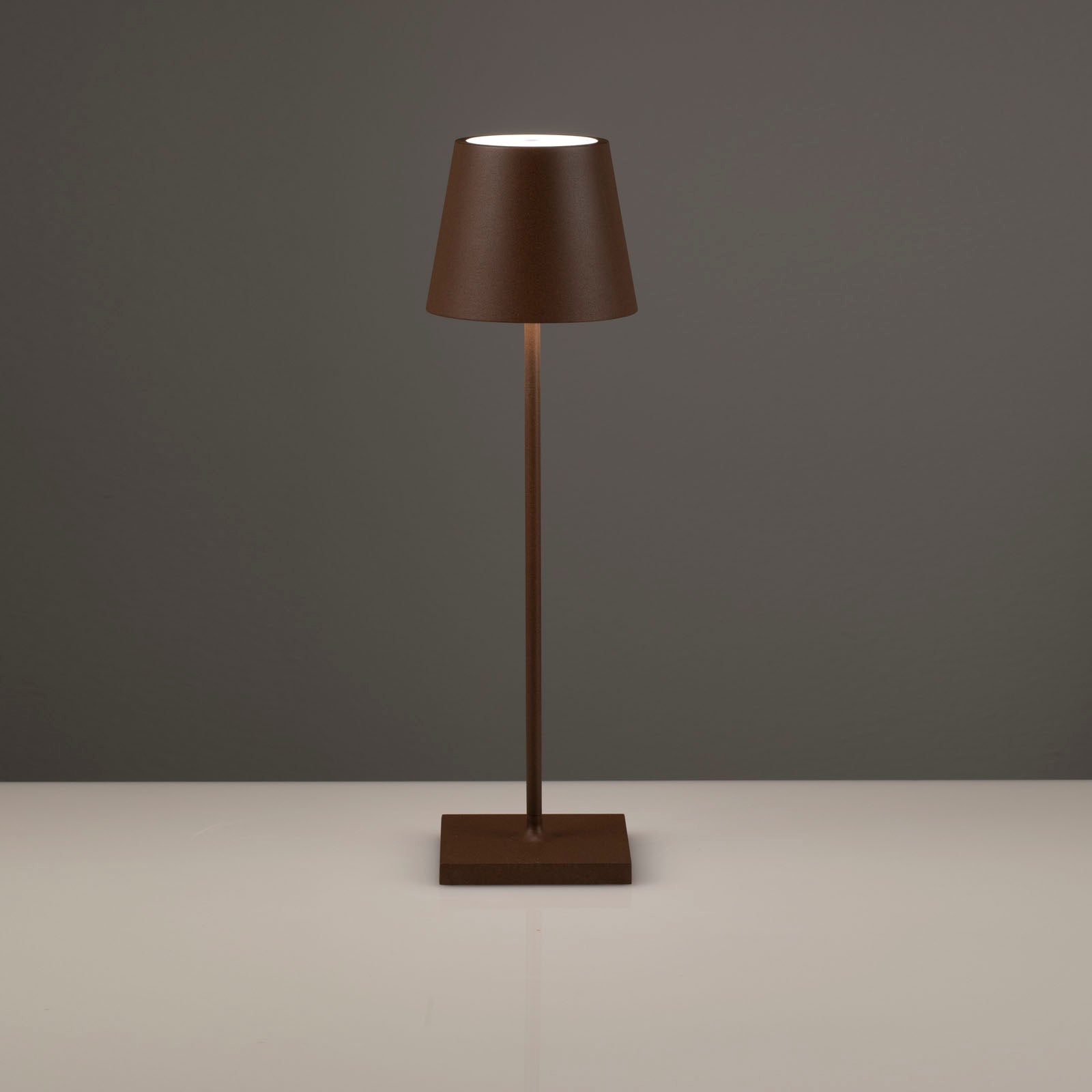 KIMA Corten-Tischlampe, wiederaufladbar