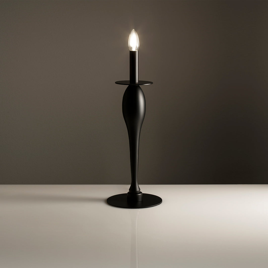 MUT black table lamp