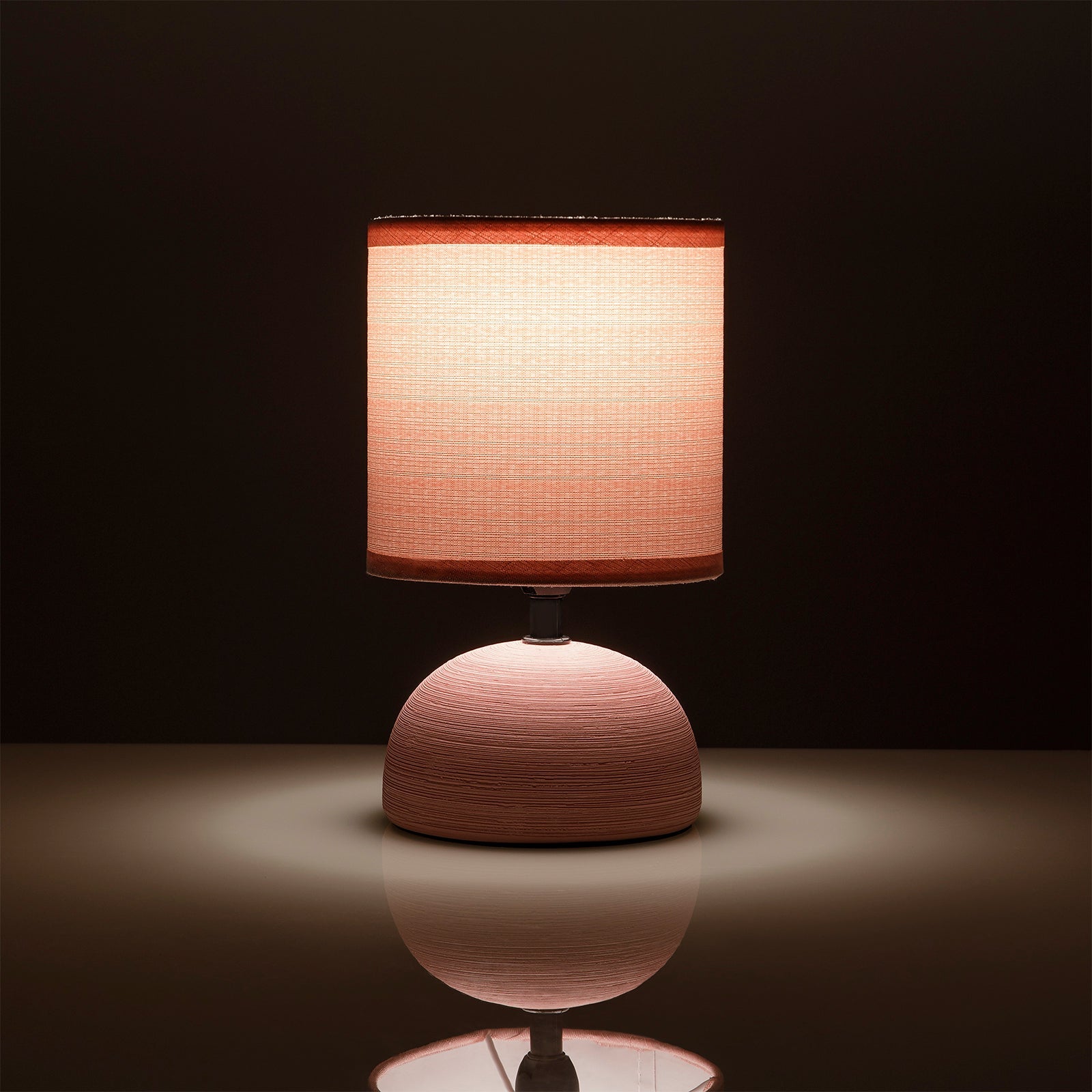 LYSS pink table lamp