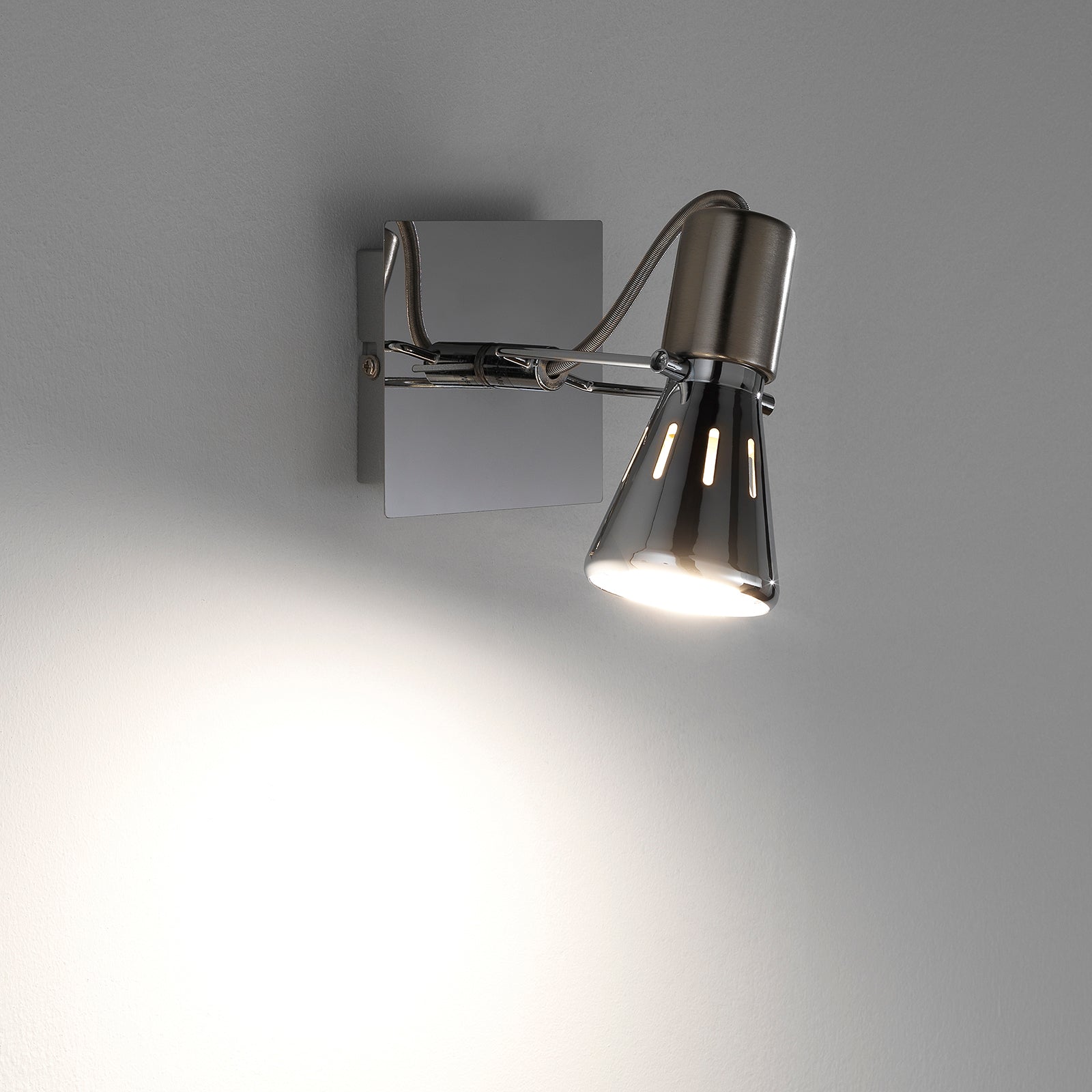 ROY verstellbarer Chrom-Strahler