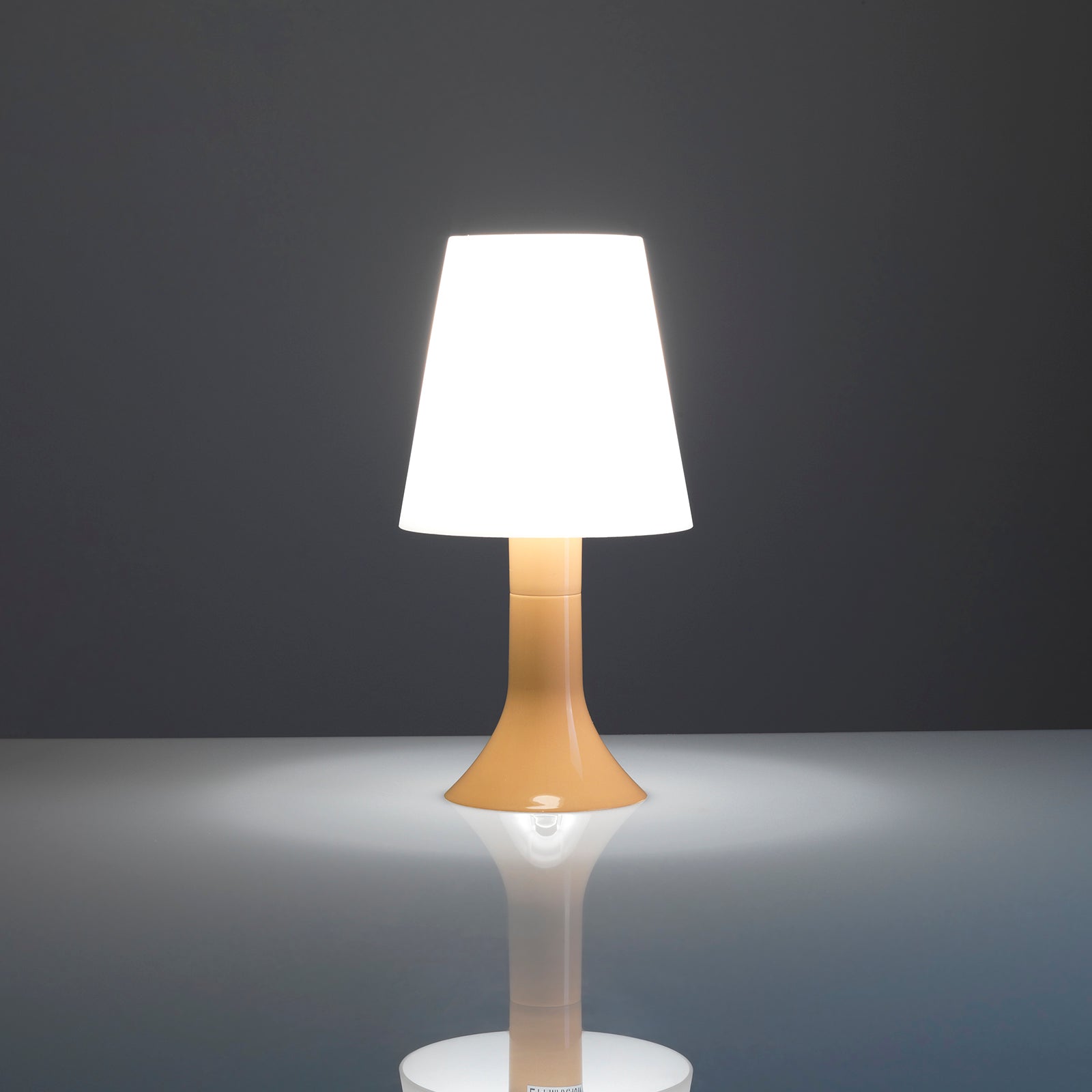 Taubengraue Tischlampe