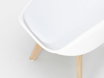 Set of 4 BARTH white chairs
