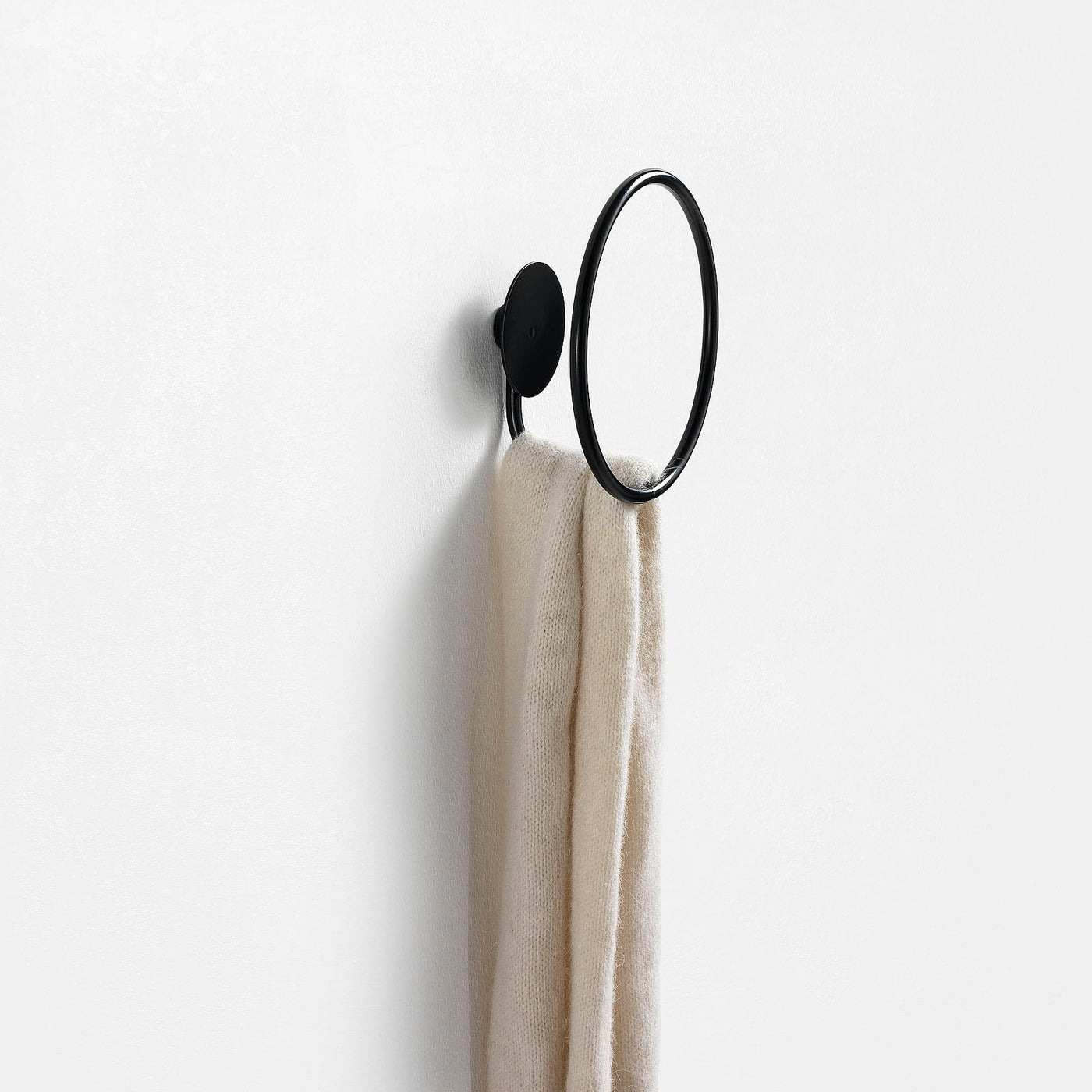 TITIK black coat hanger