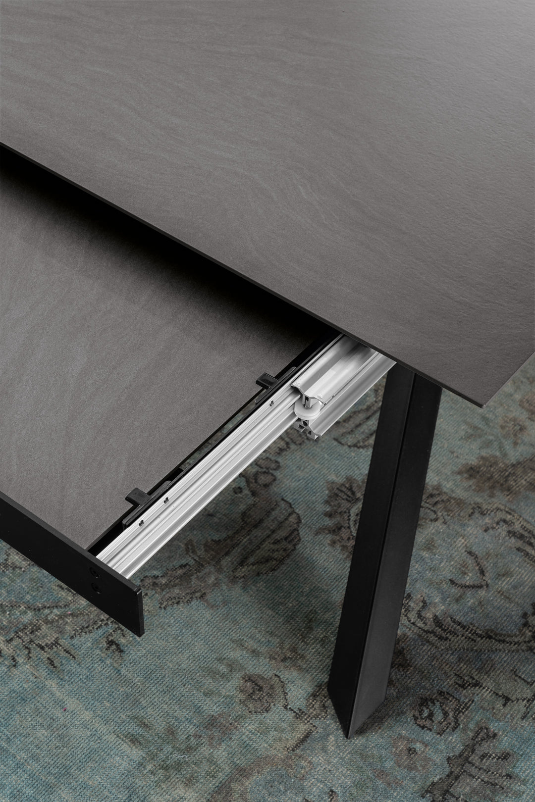 Tavolo allungabile MENS grigio scuro