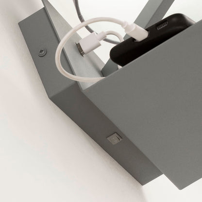 Graue KAARO Wandleuchte mit USB