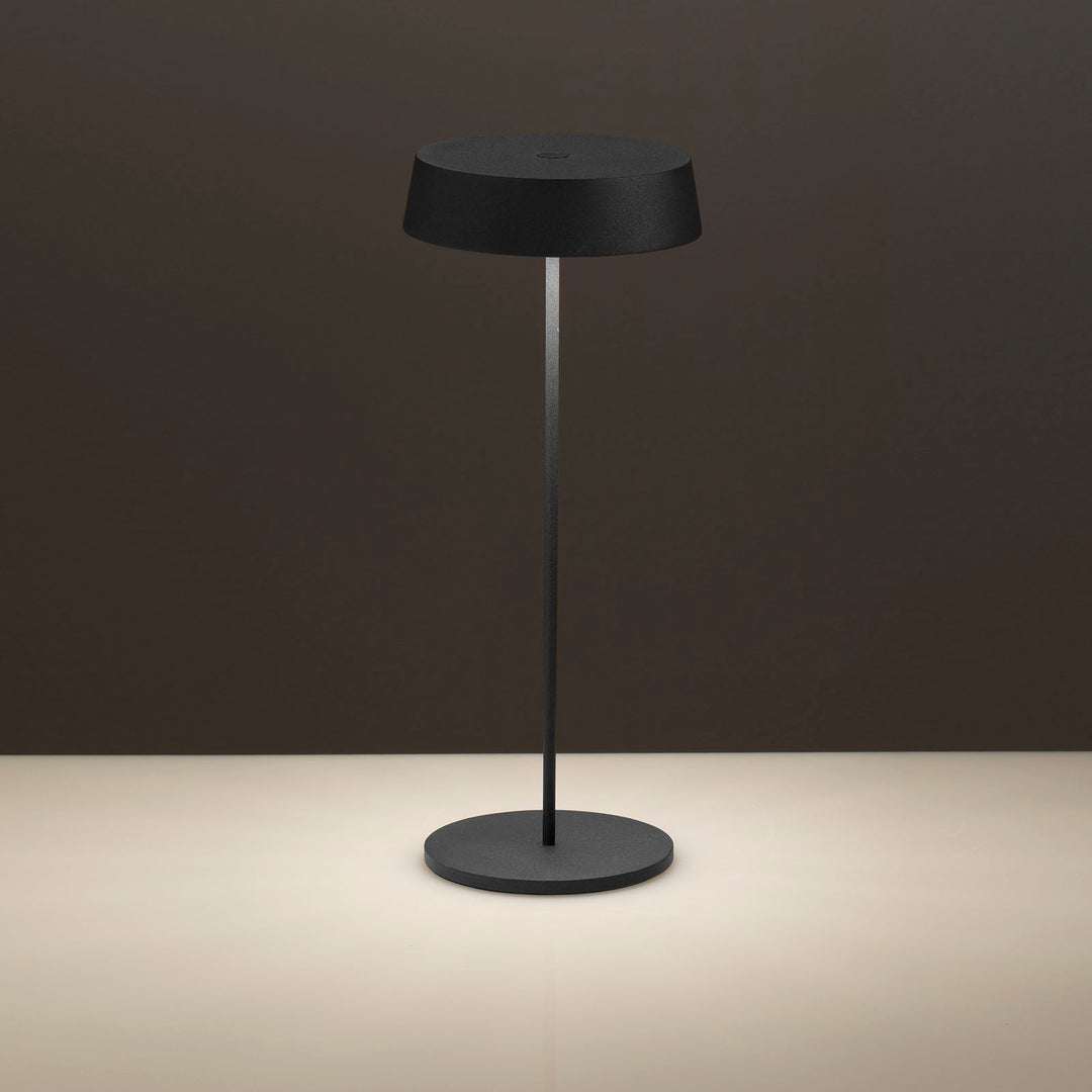 BISTROT black rechargeable table lamp