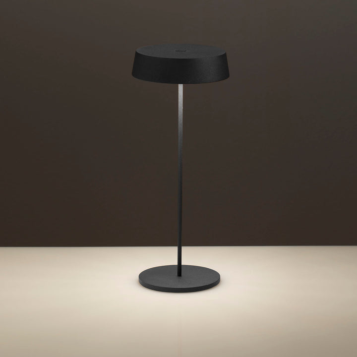 BISTROT black rechargeable table lamp